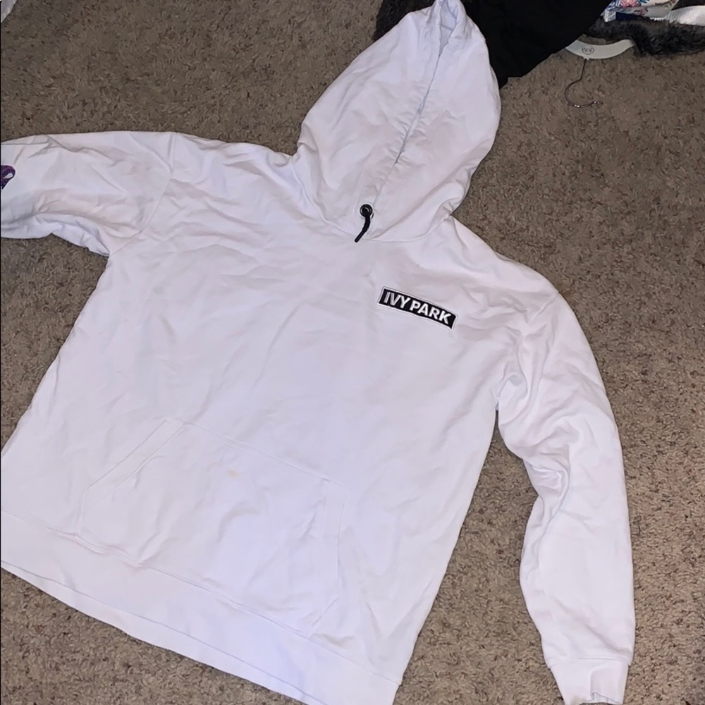 NO STAINS white sweatshirt
